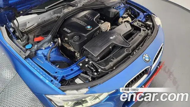 BMW 3 Series 2018 — Şəkil 18/20