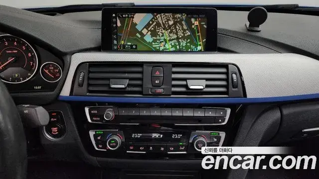 BMW 3 Series 2018 — Şəkil 19/20