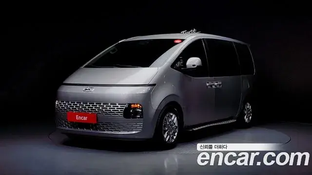 Hyundai Staria 2021 — Фото 1/20