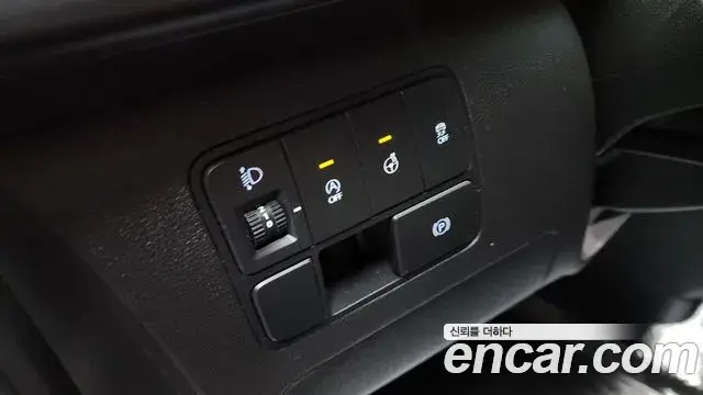 Hyundai Staria 2021 — Фото 18/20