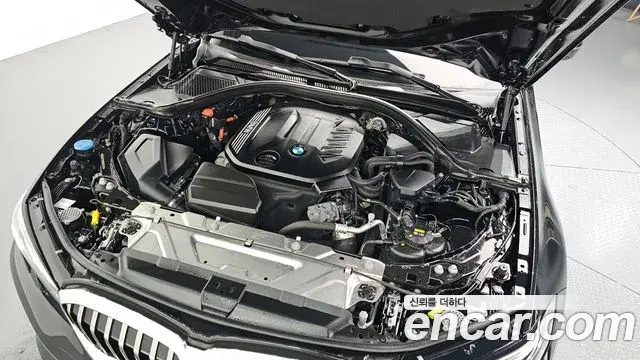BMW 3 Series 2021 — ფოტო 14/20