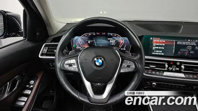 BMW 3 Series 2021 — ფოტო 15/20