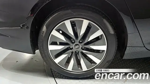 Audi A6 2021 — Şəkil 18/20