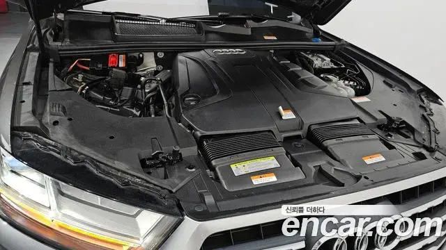 Audi Q7 2019 — Şəkil 9/20