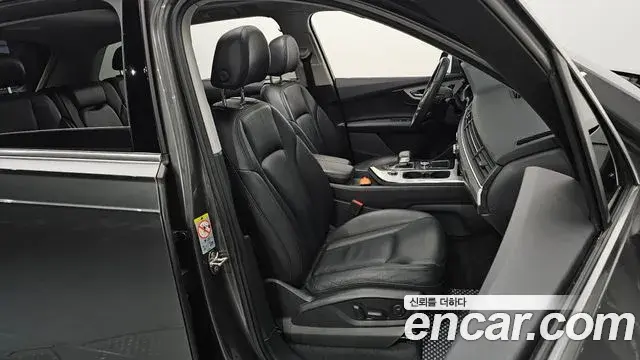 Audi Q7 2019 — Şəkil 16/20