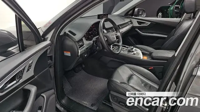 Audi Q7 2019 — Şəkil 6/20