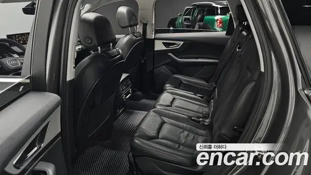 Audi Q7 2019 — Şəkil 19/20