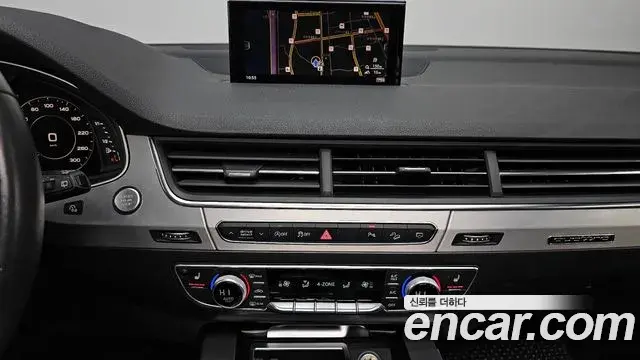 Audi Q7 2019 — Şəkil 10/20