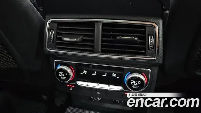Audi Q7 2019 — Şəkil 11/20