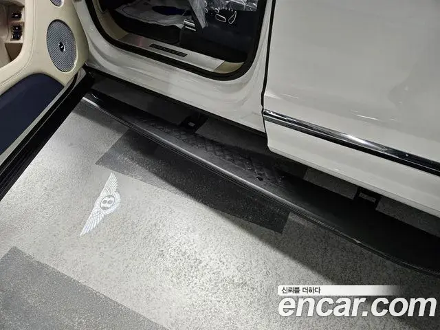 Bentley Bentayga 2021 — Şəkil 9/20