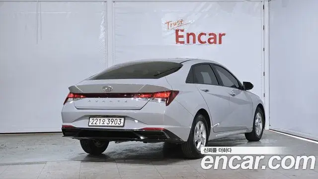 Hyundai The New Avante Hybrid 2021 — Photo 8/20