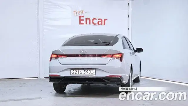 Hyundai The New Avante Hybrid 2021 — Photo 7/20