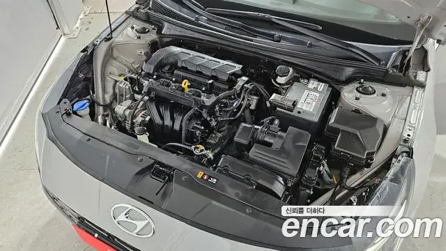Hyundai The New Avante Hybrid 2021 — Photo 4/20
