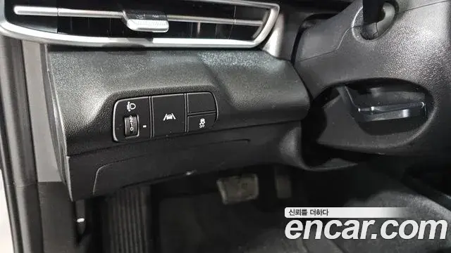 Hyundai The New Avante Hybrid 2021 — Photo 16/20