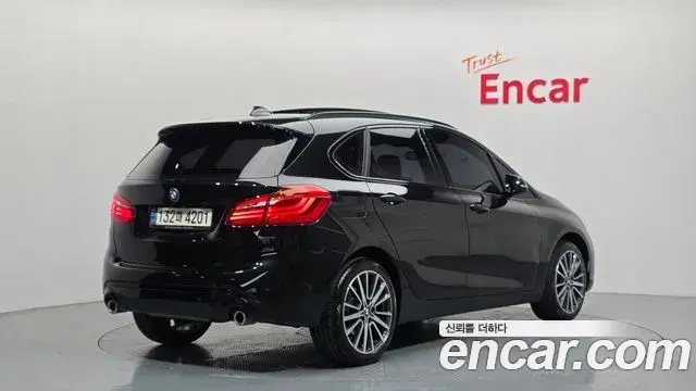 BMW 2 Series Active Tourer 2021 — Photo 6/20