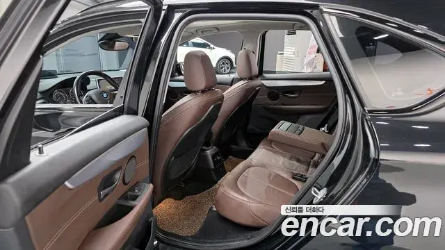 BMW 2 Series Active Tourer 2021 — Photo 7/20