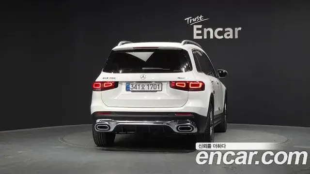 Mercedes-Benz GLB-Class 2022 — Фото 4/20