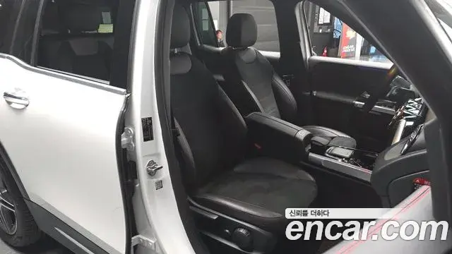 Mercedes-Benz GLB-Class 2022 — Фото 10/20