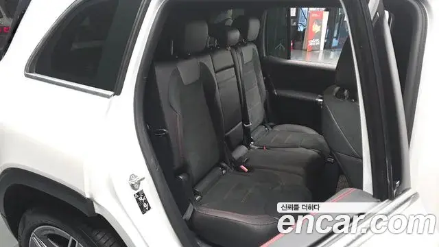 Mercedes-Benz GLB-Class 2022 — Фото 11/20