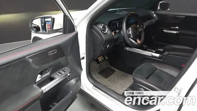 Mercedes-Benz GLB-Class 2022 — Фото 12/20