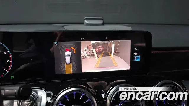 Mercedes-Benz GLB-Class 2022 — Фото 16/20