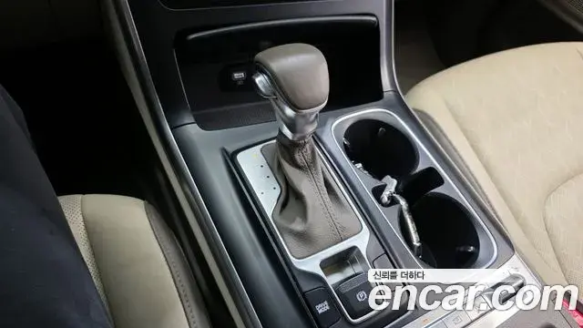 Kia Carnival 2021 — Şəkil 15/20