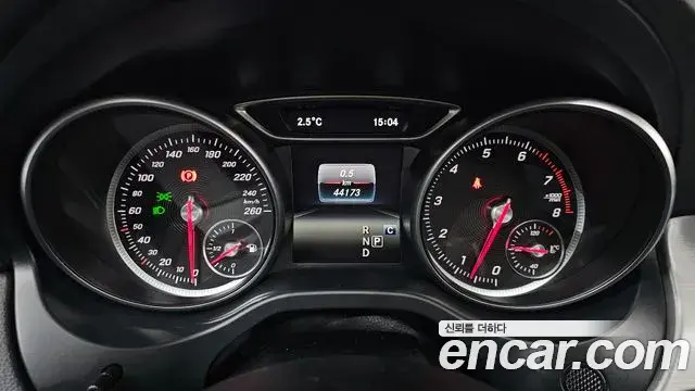 Mercedes-Benz GLA-Class 2019 — Фото 8/20