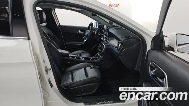 Mercedes-Benz GLA-Class 2019 — Фото 11/20