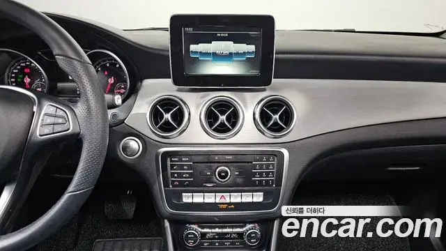 Mercedes-Benz GLA-Class 2019 — Фото 14/20