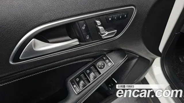 Mercedes-Benz GLA-Class 2019 — Фото 17/20