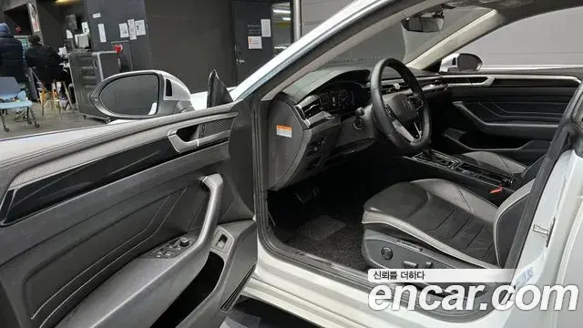 Volkswagen Arteon 2022 — ფოტო 17/20