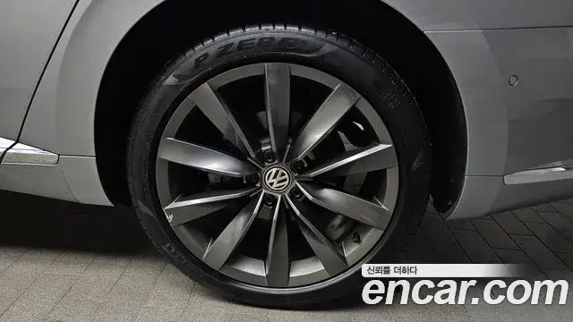 Volkswagen Arteon 2020 — Photo 1/20