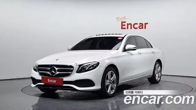 Mercedes-Benz E-Class 2018 — ფოტო 12/20