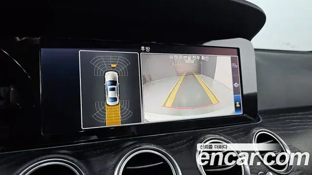 Mercedes-Benz E-Class 2018 — ფოტო 19/20