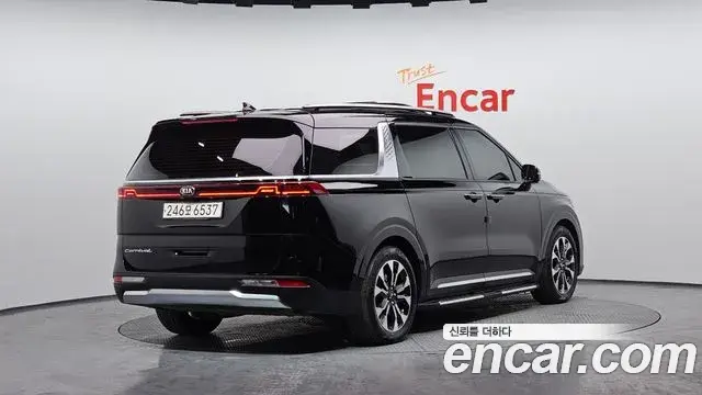 Kia Carnival 2020 — Photo 2/20