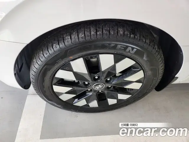 Hyundai Staria 2025 — ფოტო 3/20