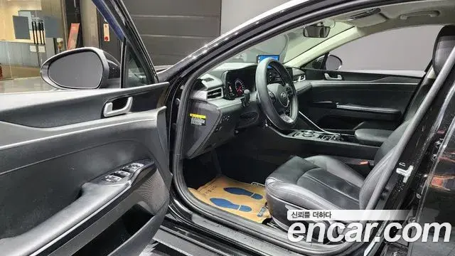 Kia K5 2020 — Şəkil 17/20