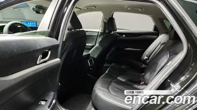 Kia K5 2020 — Şəkil 8/20