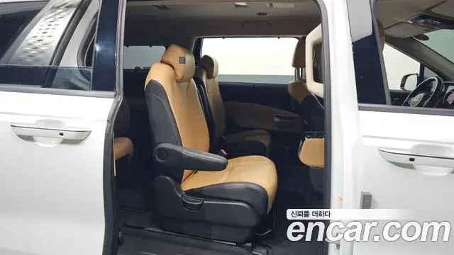 Kia Carnival 2022 — Фото 12/20