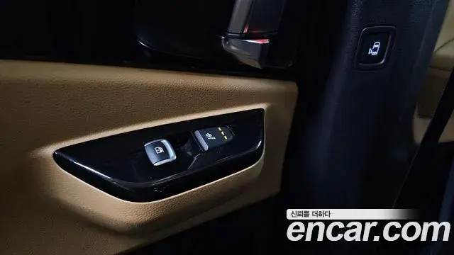 Kia Carnival 2022 — Фото 19/20