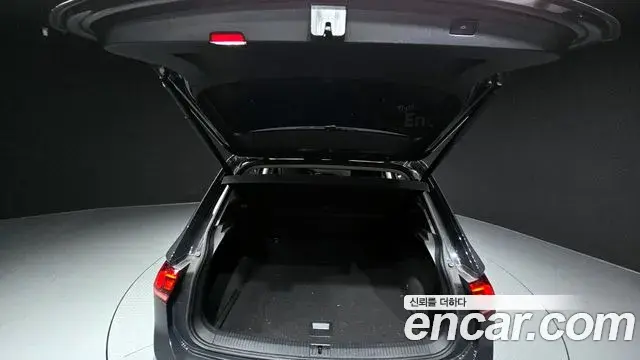 Volkswagen Tiguan 2021 — Şəkil 20/20