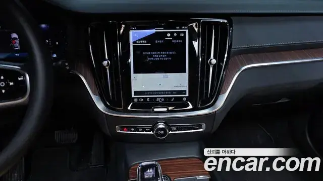 Volvo V60 Cross Country 2023 — Фото 14/20