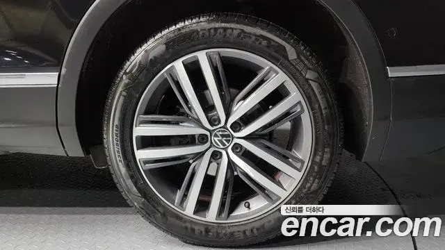 Volkswagen Tiguan Allspace 2022 — Şəkil 19/20