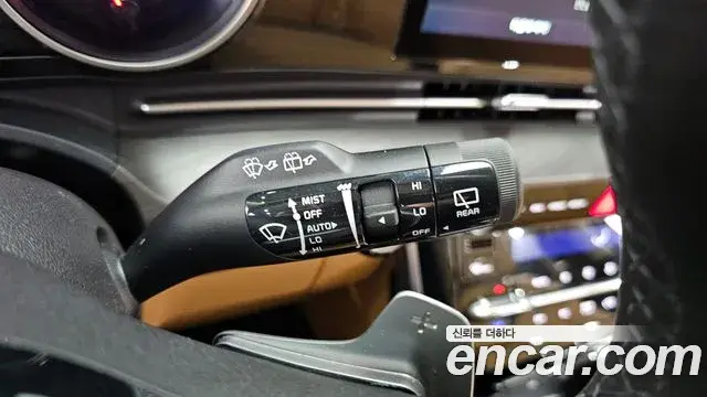 Kia Carnival 2022 — Фото 18/20
