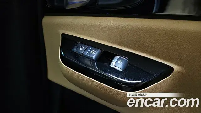 Kia Carnival 2022 — Фото 19/20