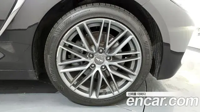 Genesis G70 2018 — Photo 10/20