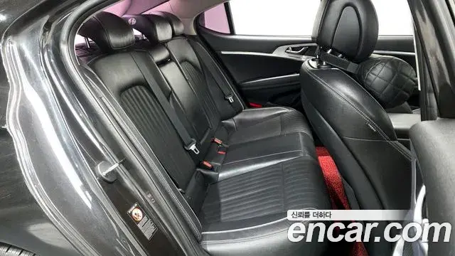Genesis G70 2018 — Photo 16/20