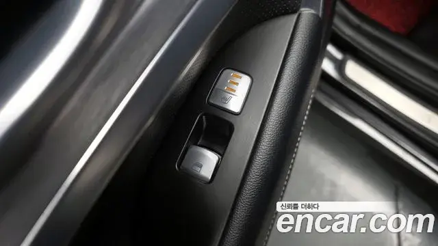Genesis G70 2018 — Photo 13/20