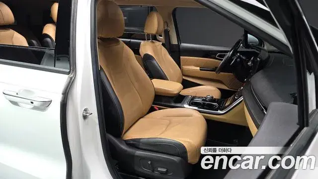 Kia Carnival 2020 — Фото 10/20