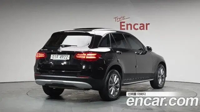 Mercedes-Benz GLC-Class 2018 — Şəkil 12/20